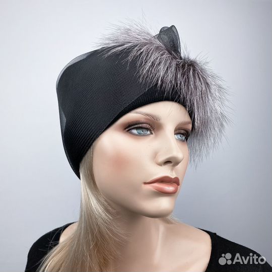 Шапка трикотажная с меховой отделкой. Лис финский