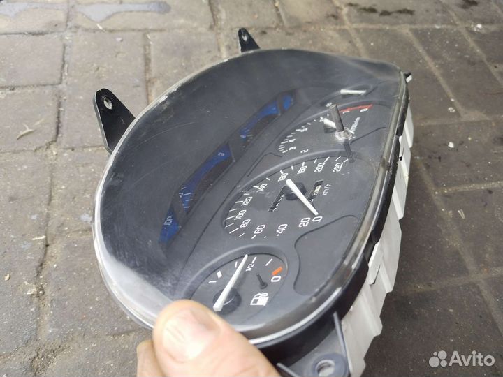 Щиток приборов део леганза 99г мт