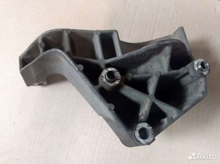 Кронштейн генератора Лада Гранта/Калина/Датсун