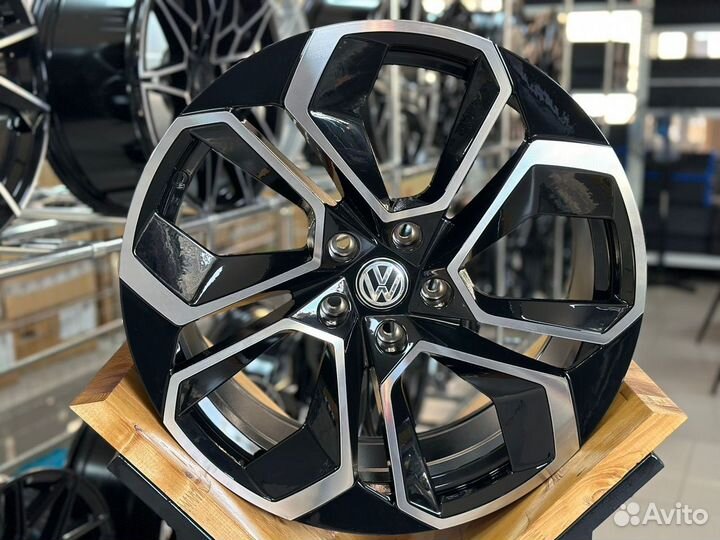 Диски литые Volkswagen Touareg новые