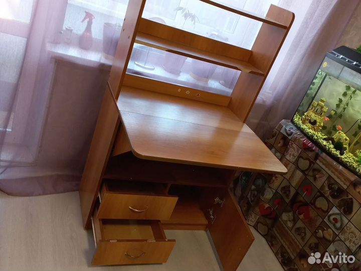 Стол со шкафчиками