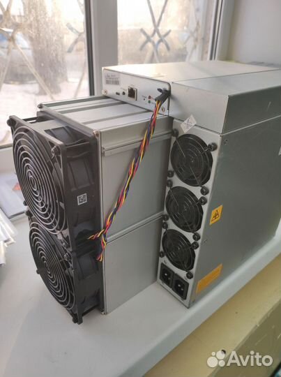 Asic майнер Bitmain Antminer S19