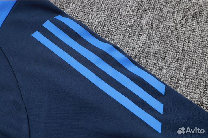 Спортивный костюм adidas