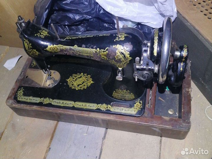 Швейная машинка