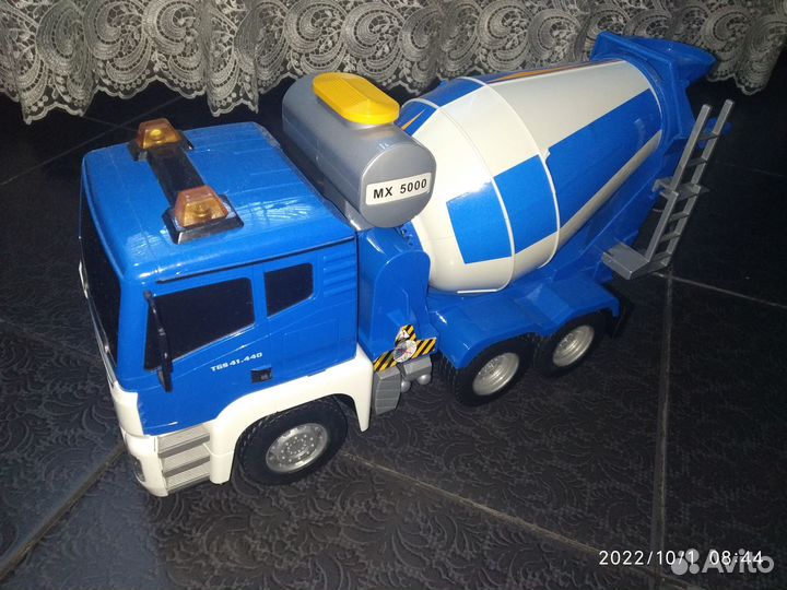 Бетономешалка на радиоуправлении