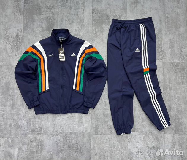 Спортивный костюм adidas