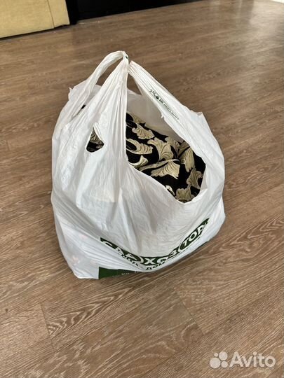 Пакет с женскими вещами