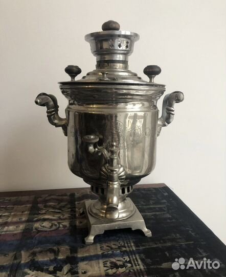 Антикварный самовар, медали