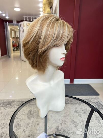 Парик с имитацией кожи головы