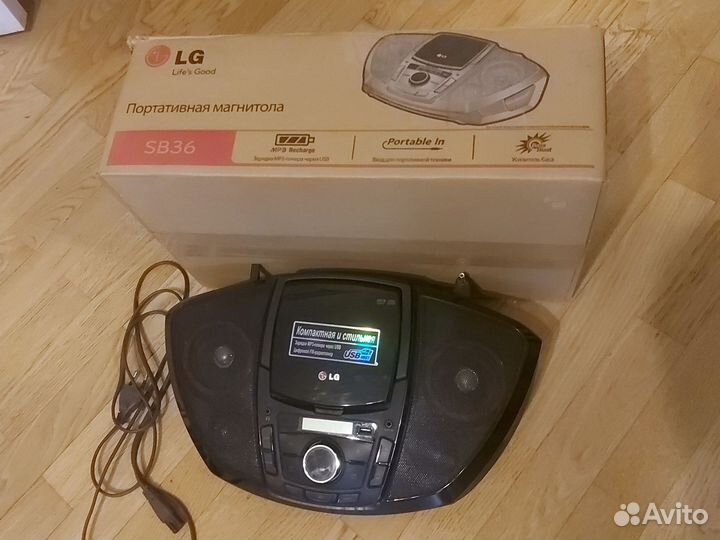Портативная магнитола LG SB36