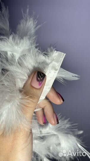 Модель на маникюр для преподавателя