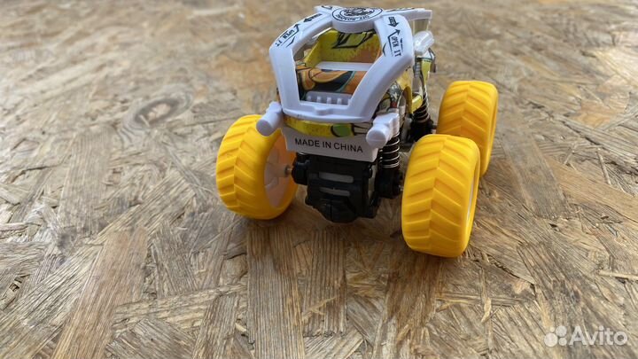 Игрушка машина с подвеской