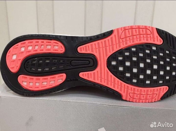 Кроссовки женские Adidas boost