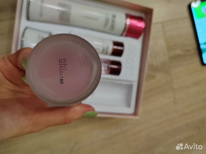 Набор для ухода за лицом увлажняющий jigott