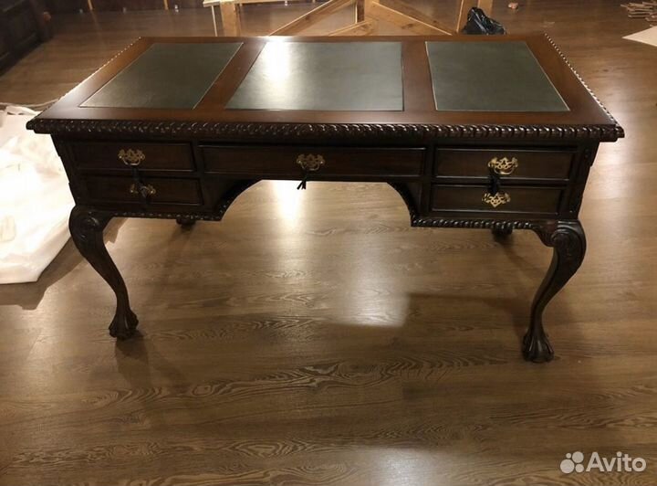 Стол письменный в стиле чипппендейл