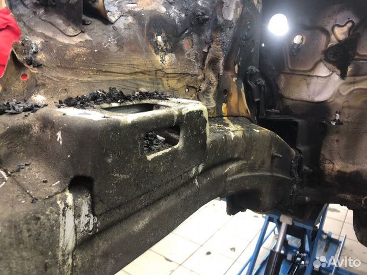 Б/У лонжерон В хорошем состоянии, оригиналnnУ нас