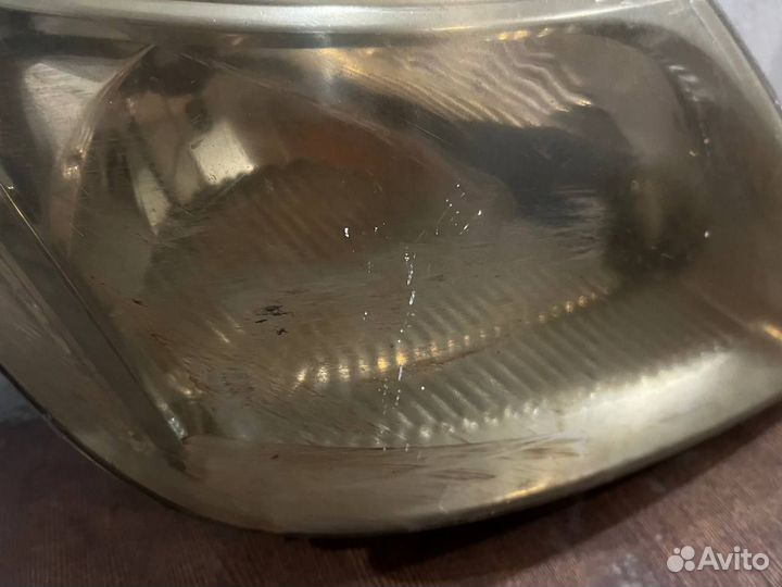 Фара правая toyota prius 20