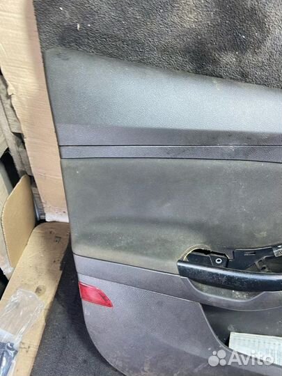 Обшивка двери передней левой Ford Focus 3 2011 CB8
