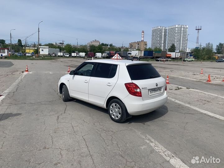 Инструктор по Вождению