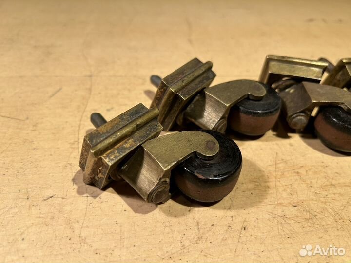 Бронзовые мебельные колёсики