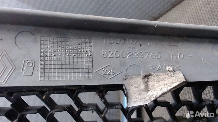 Решетка радиатора Renault Master, 2006