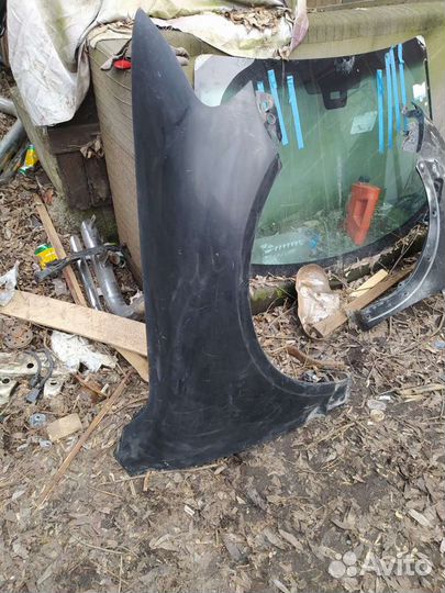 Передняя правая крыло Volkswagen Touareg 02-07