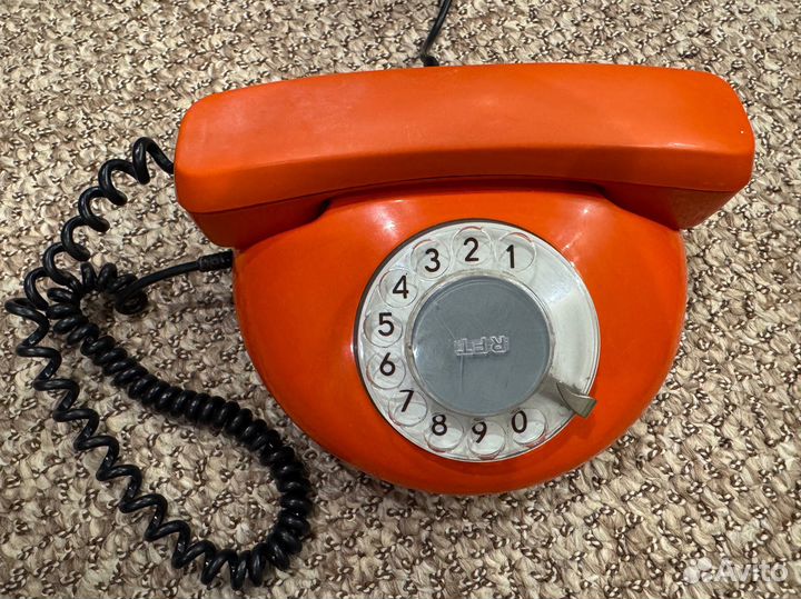 Старый телефон