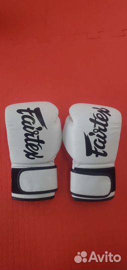 Боксерские перчатки Fairtex