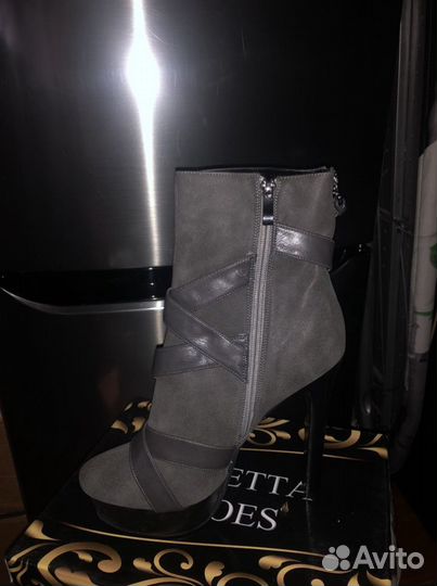 Сапоги женские 39 новые