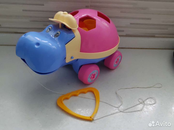 Игрушка бегемот