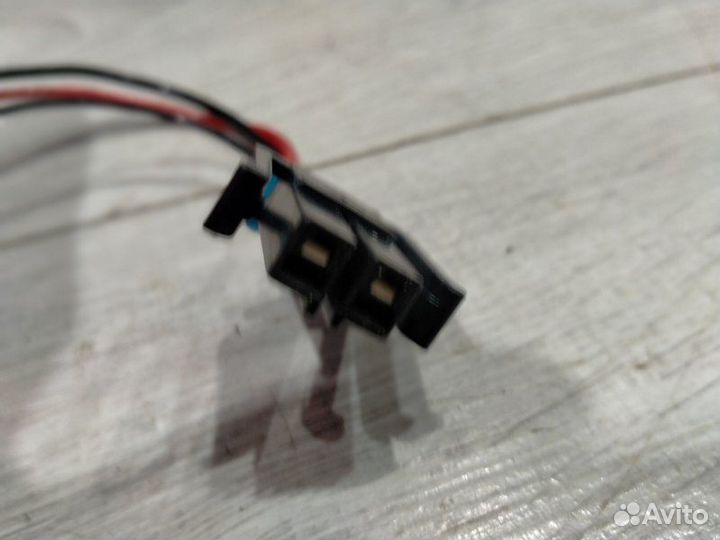 Датчик уровня топлива правый Bmw X3 E83 M54B25