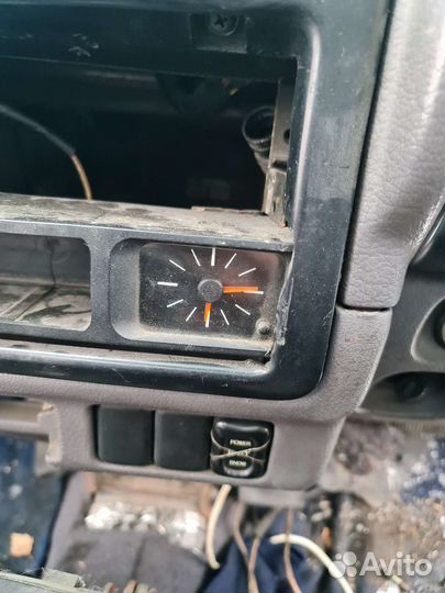 Часы nissan Serena c23