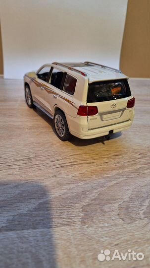 Модель автомобиля toyota крузак