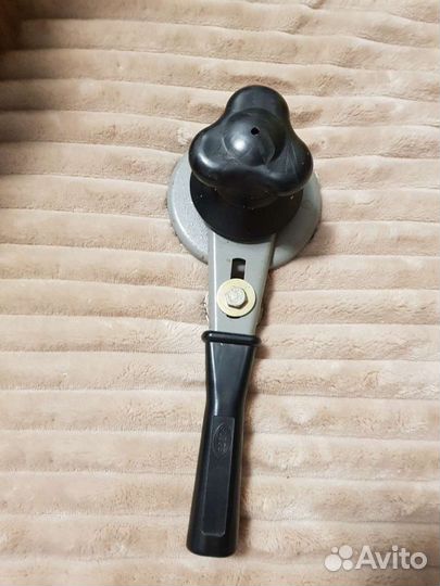 Закатывающее устройство