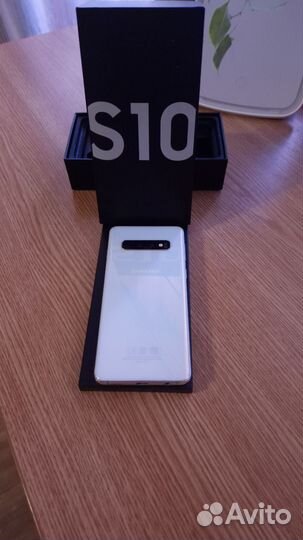 Samsung Galaxy S10, 8/128 ГБ