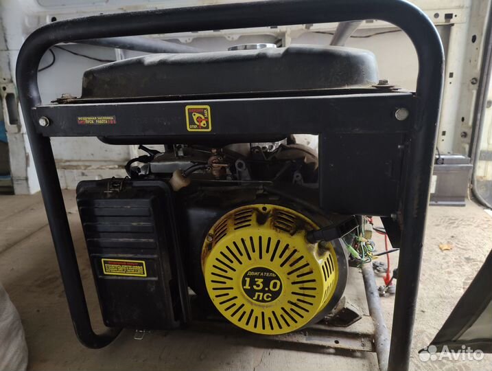 Бензиновый генератор Huter DY6500LX