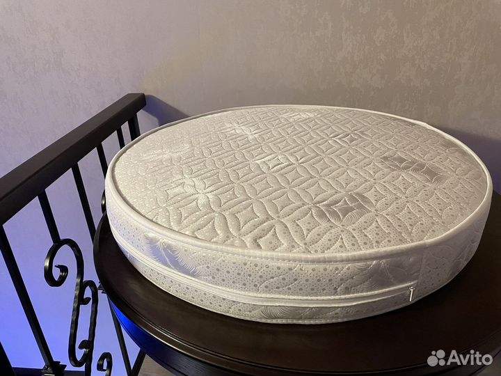 Матрас круглый в детскую кроватку