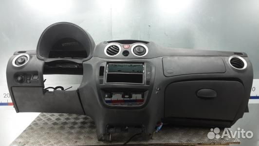 Панель приборов (торпедо) citroen C3 1 (PBE08IS01)