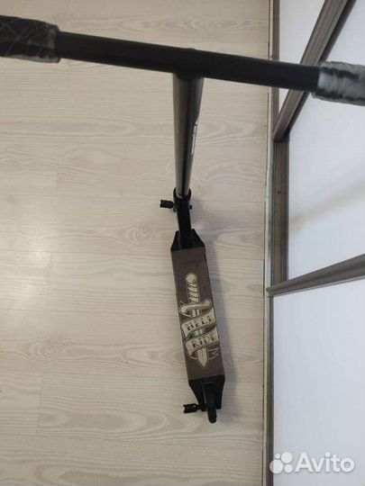 Трюковой самокат + защита