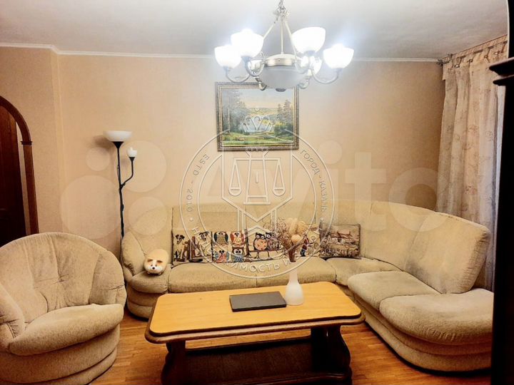 4-к. квартира, 90 м², 10/10 эт.