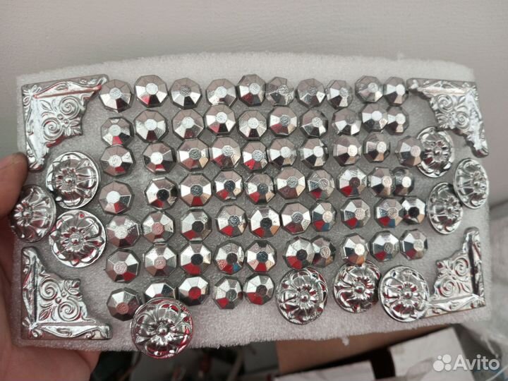 Декоративные мебельные гвозди