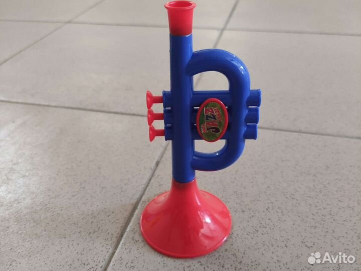 Игрушечный музыкальный инструмент