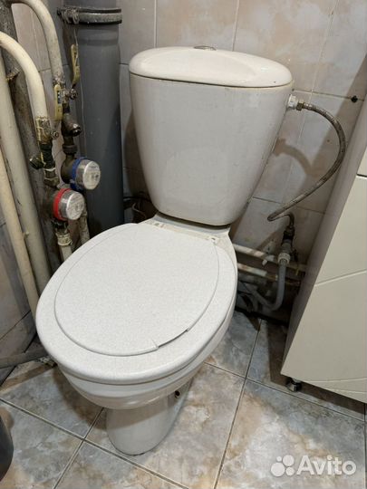 Унитазы и бачки бу