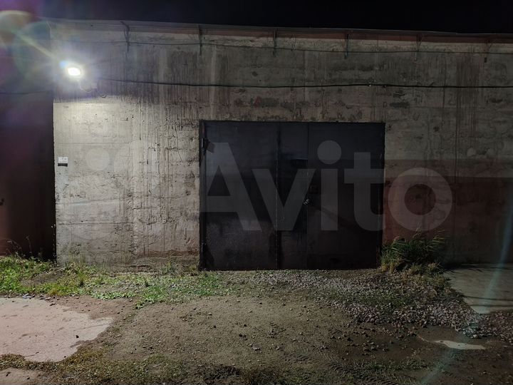 Гараж, > 30 м²