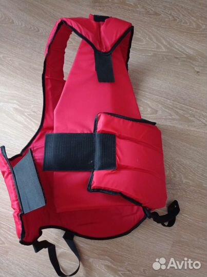 Жилет защитный для единоборств