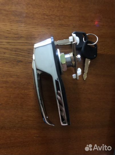 Ручка с замком для кунга пикапа