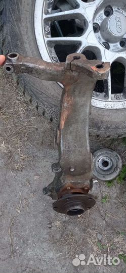 Поворотный кулак правый ауди а8 д2