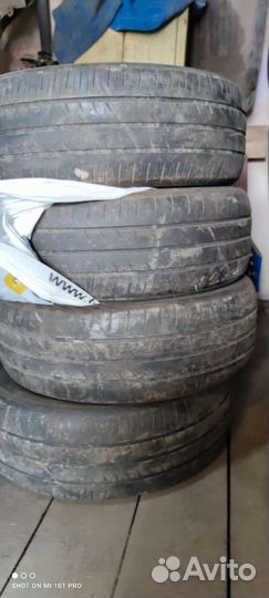 Yokohama A200 215/60 R16