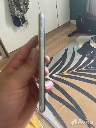 Телефон iPhone 10