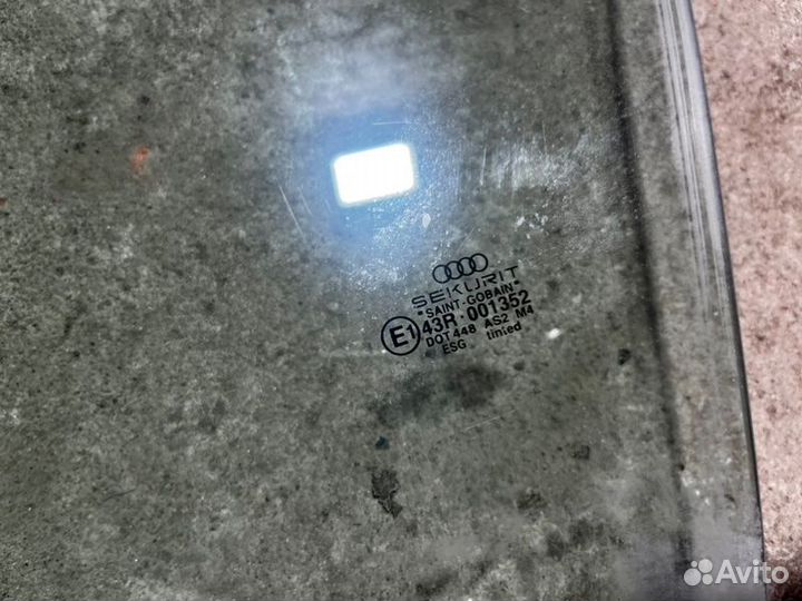 Стекло двери переднее левое Audi A4 B6/8E 2003